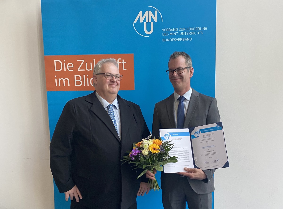 1. Vorsitzender Frank Herrmann und Wöhler-Preisträger Dr. Bernd Sieve Wöhler 2019